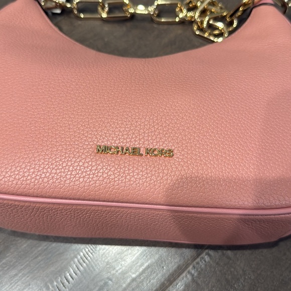 MICHAEL KORS Cora Large Pebbled Leather Chain-Link Crossbody Bag, primrose - Picture 3 of 4